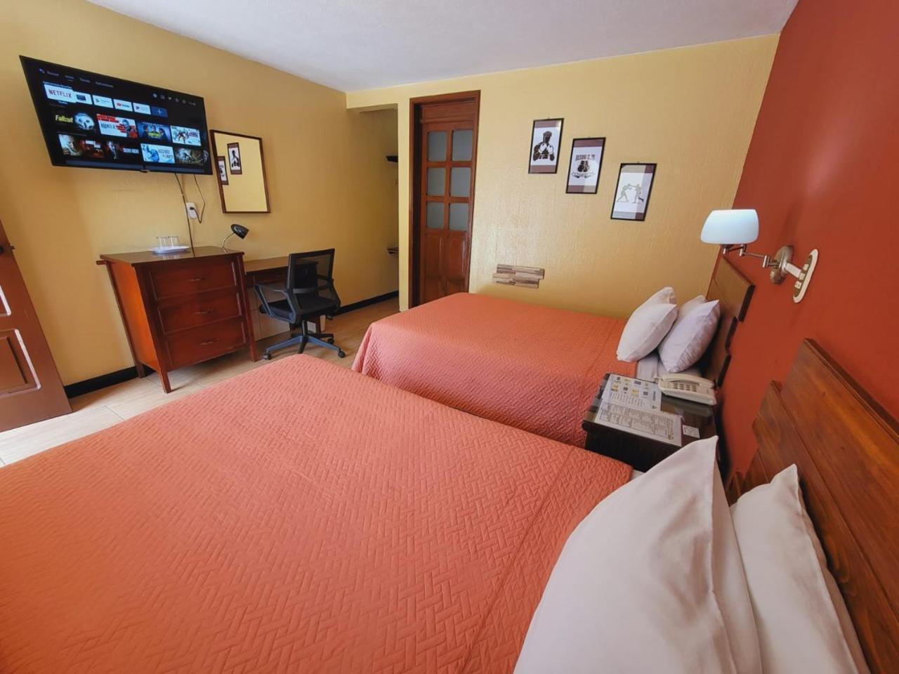 Hotel y Restaurante Villa Esmeralda Quetzaltenango Exterior foto